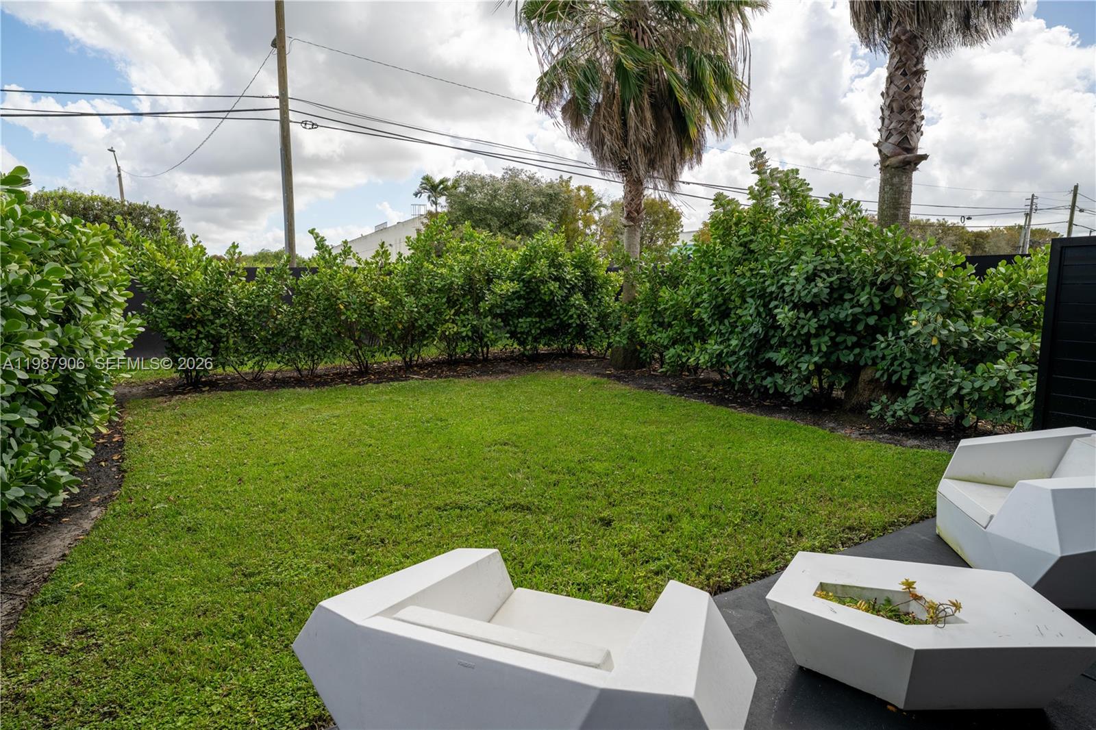 100  /   sq. ft. $ 2026-03-23 0 Photo