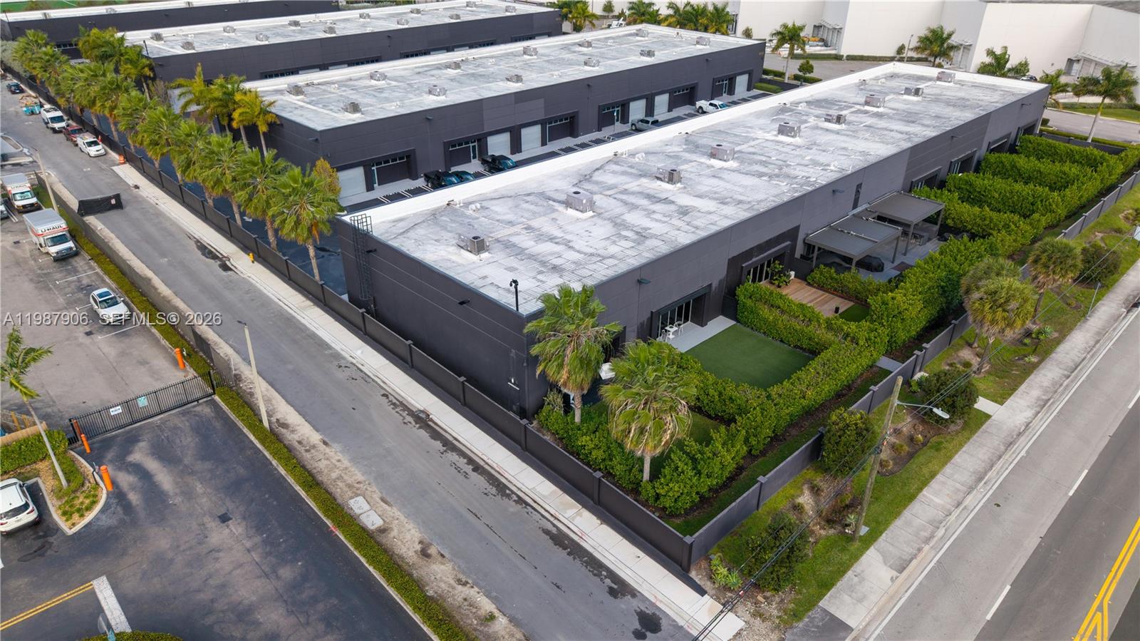 100  /   sq. ft. $ 2026-03-23 0 Photo