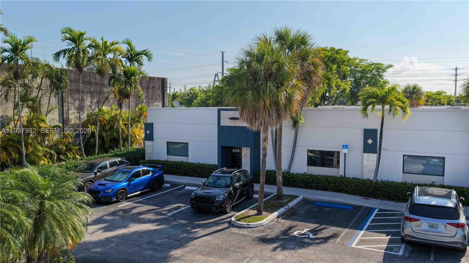 8119  /   sq. ft. $ 2026-03-23 0 foto