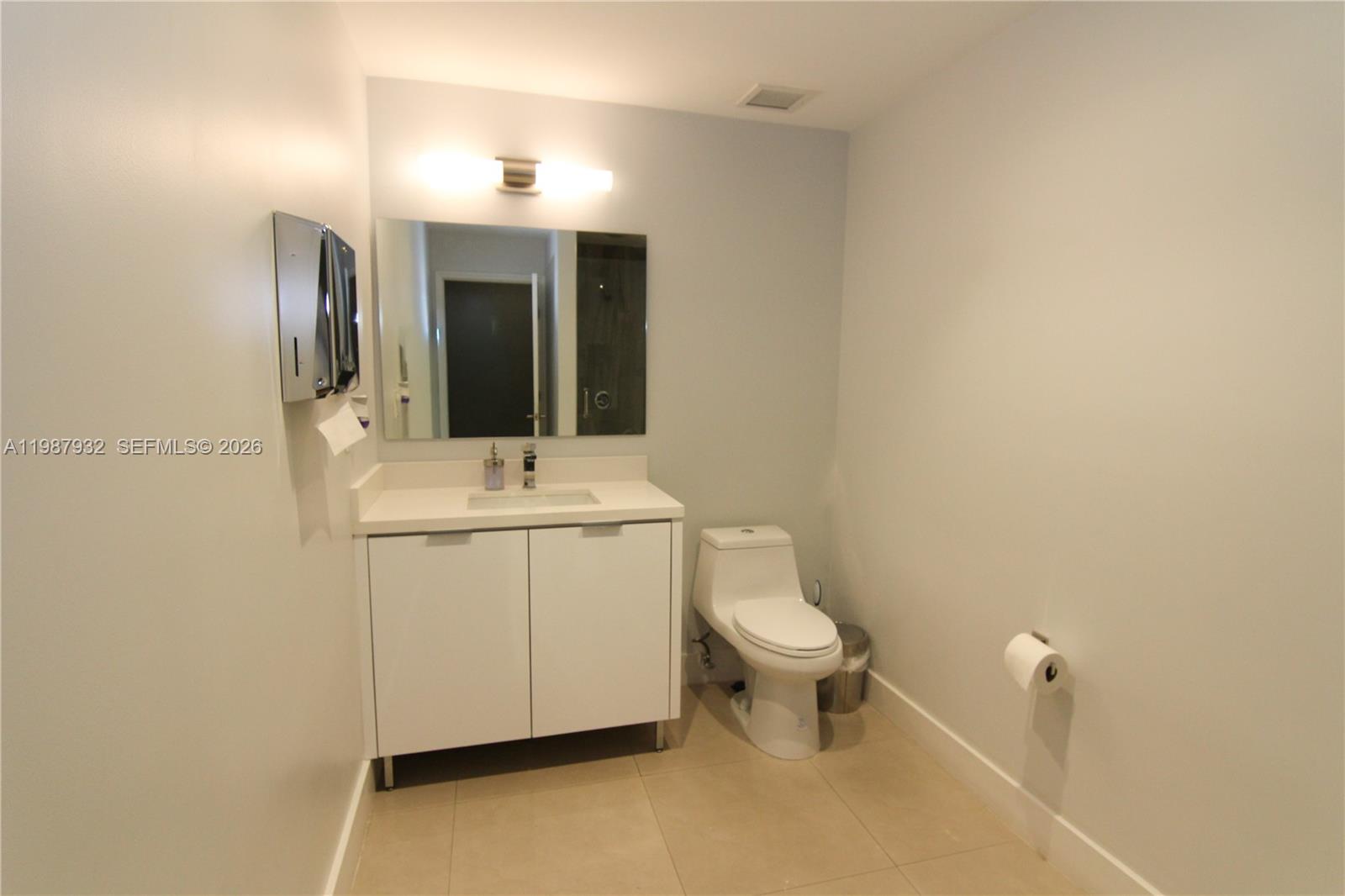 8119  /   sq. ft. $ 2026-03-23 0 foto