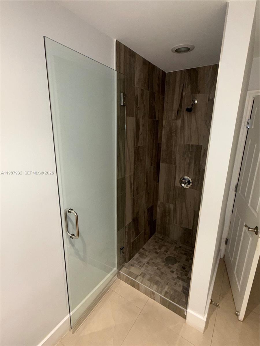 8119  /   sq. ft. $ 2026-03-23 0 foto