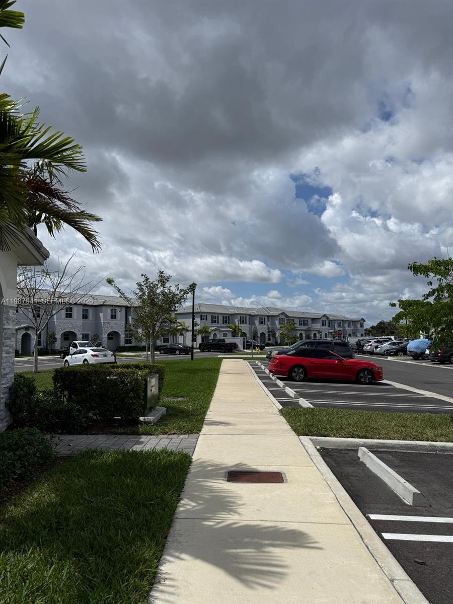 16284 3 / 3 1393 sq. ft. $ 2026-03-23 0 foto