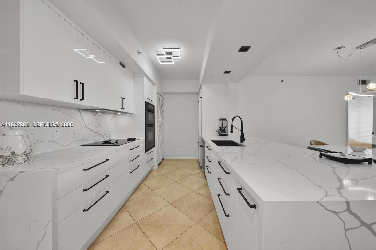 4704 3 / 3 1675 sq. ft. $ 2026-03-23 0 Photo
