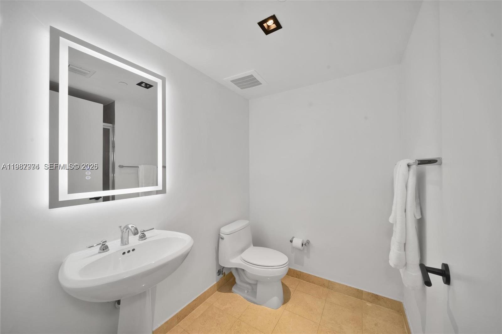 4704 3 / 3 1675 sq. ft. $ 2026-03-23 0 Photo