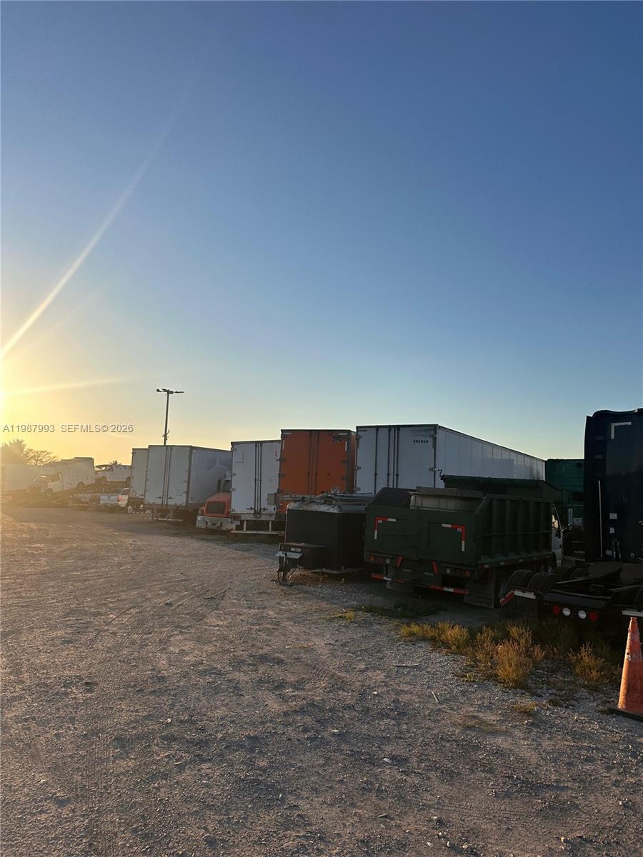   /   sq. ft. $ 2026-03-23 0 foto