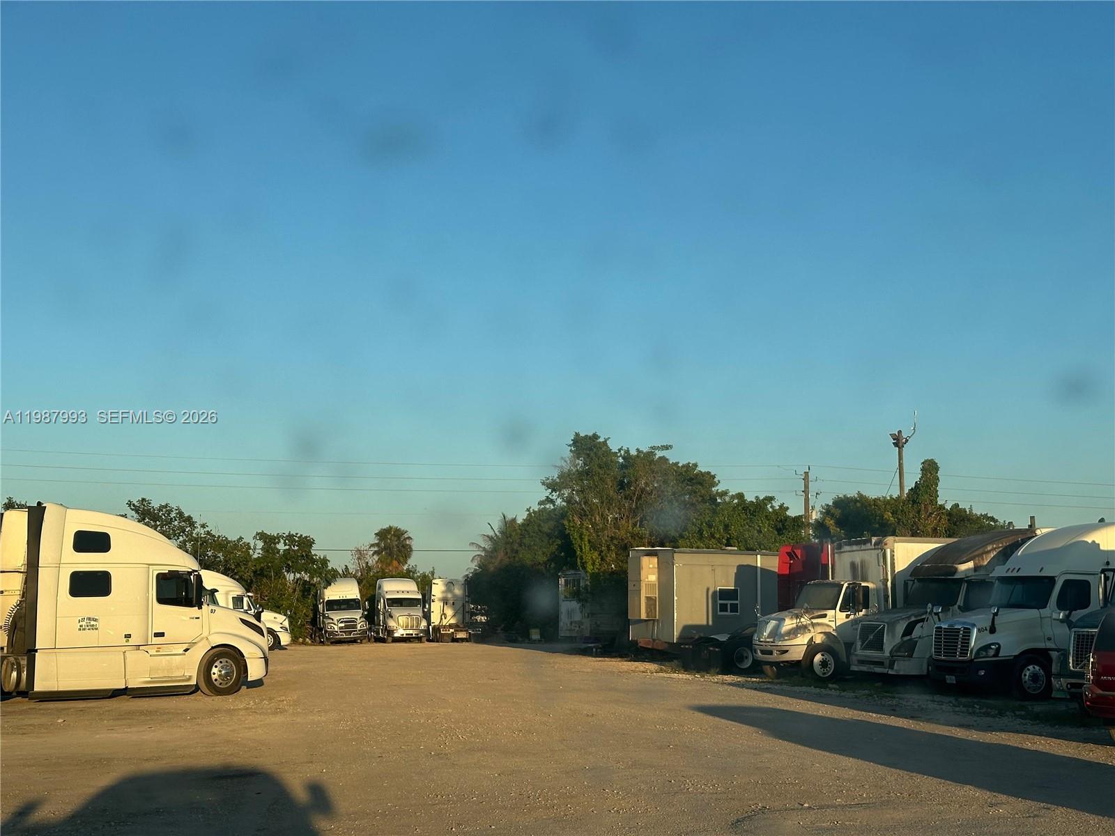   /   sq. ft. $ 2026-03-23 0 foto