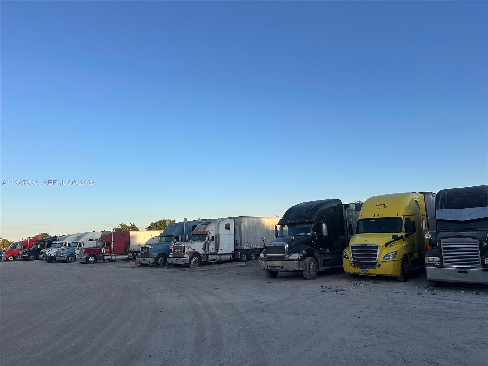   /   sq. ft. $ 2026-03-23 0 foto