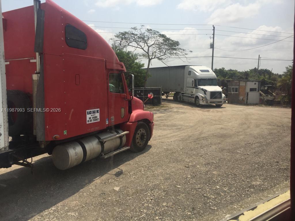   /   sq. ft. $ 2026-03-23 0 foto