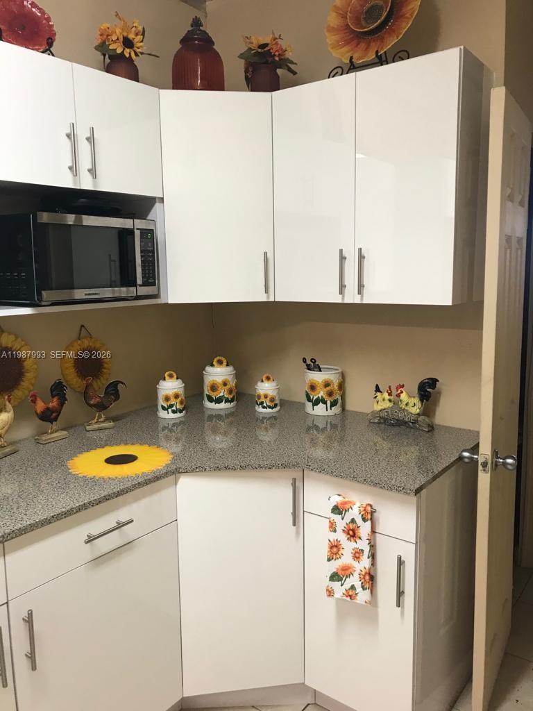   /   sq. ft. $ 2026-03-23 0 foto