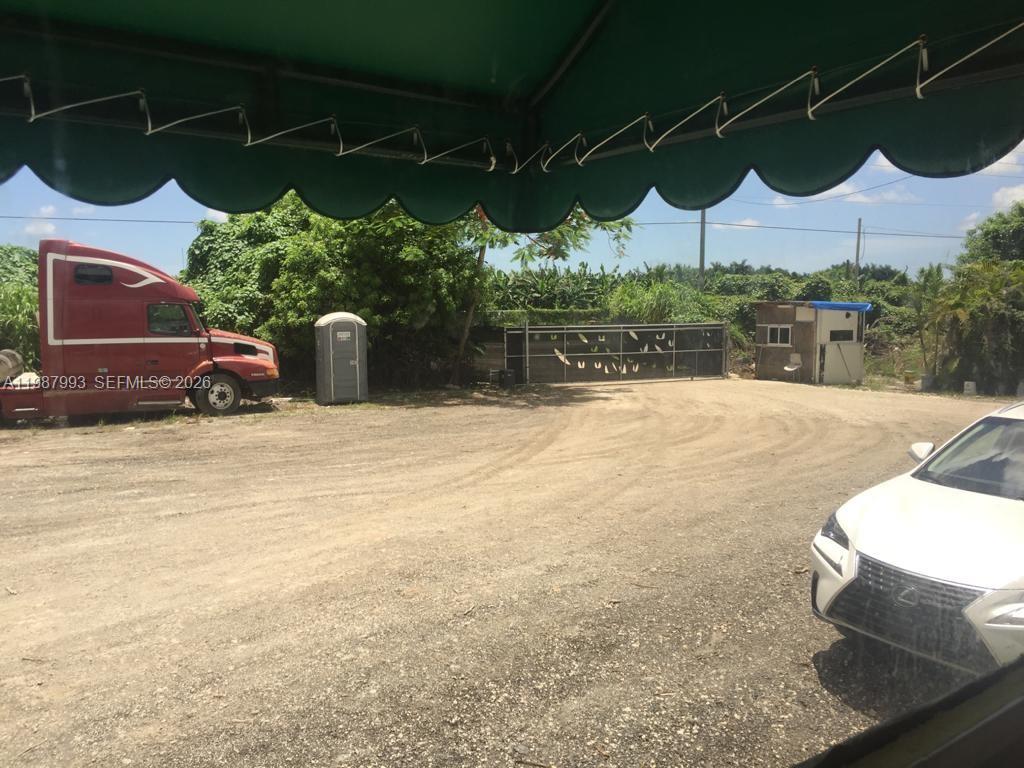   /   sq. ft. $ 2026-03-23 0 foto