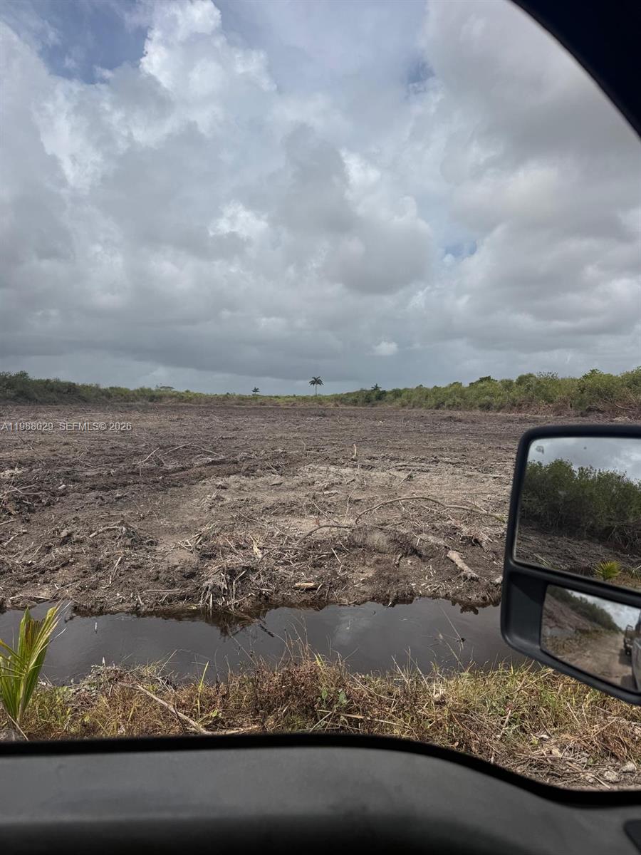   /   кв.футов $ 2026-04-13 0 Фото