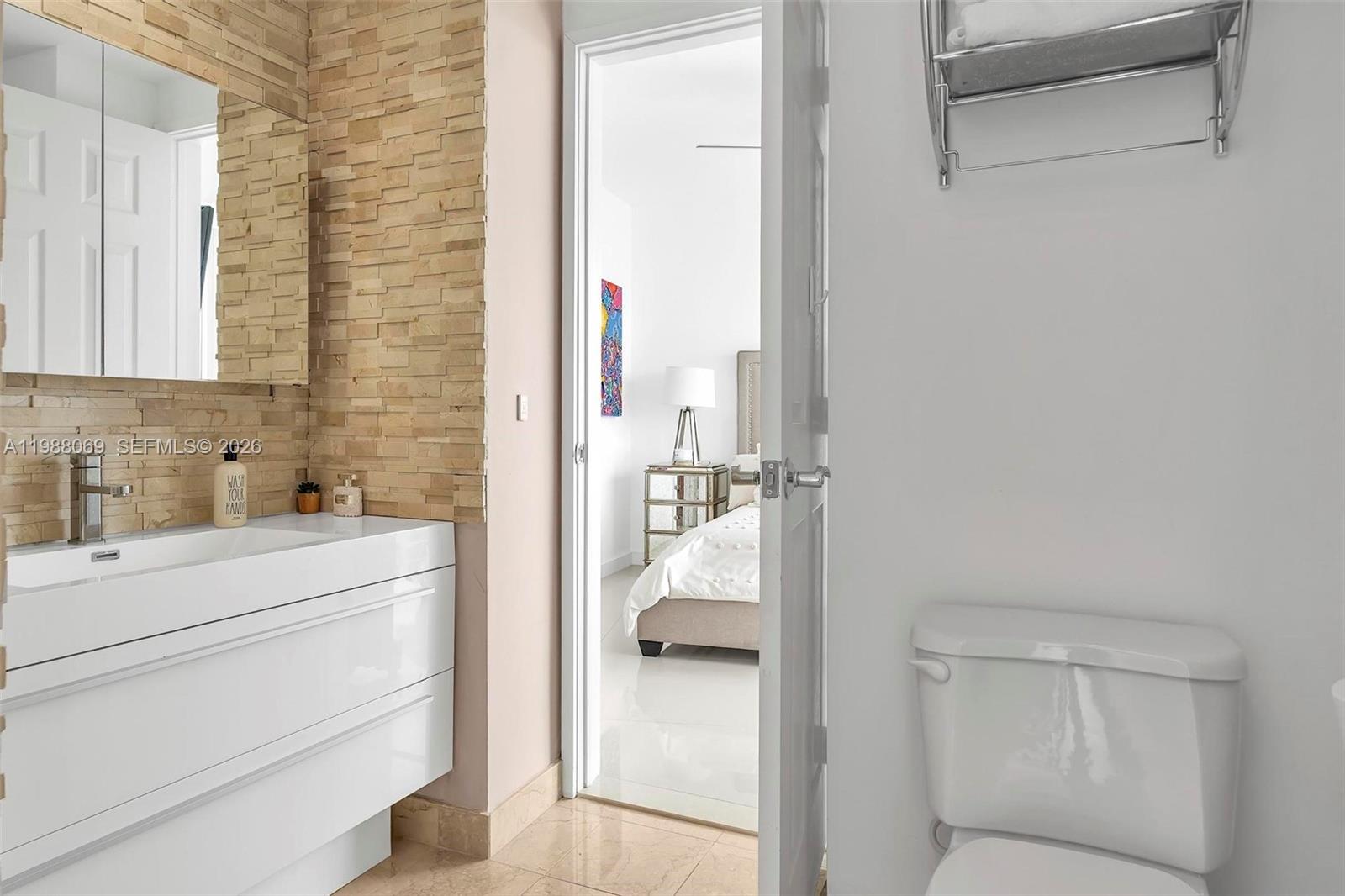 Photo of 3370 HIDDEN BAY DR  #2210, Aventura, Florida, 33180 - Bathroom # 2