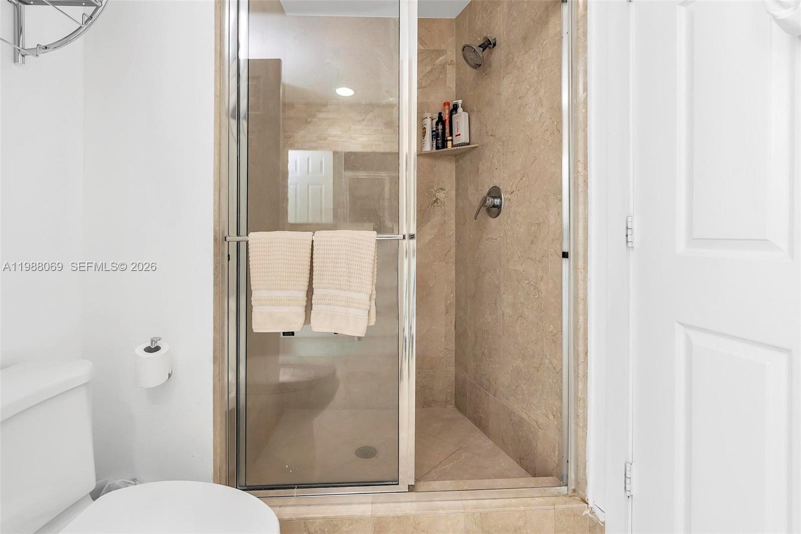 Photo of 3370 HIDDEN BAY DR  #2210, Aventura, Florida, 33180 - Bathroom # 2