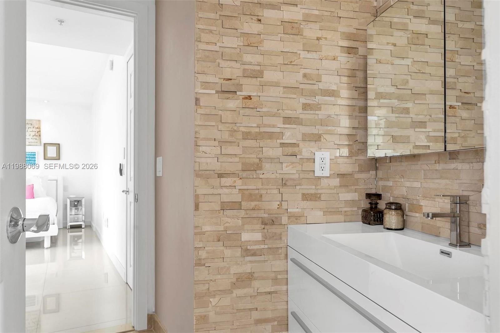 Photo of 3370 HIDDEN BAY DR  #2210, Aventura, Florida, 33180 - Bathroom # 2