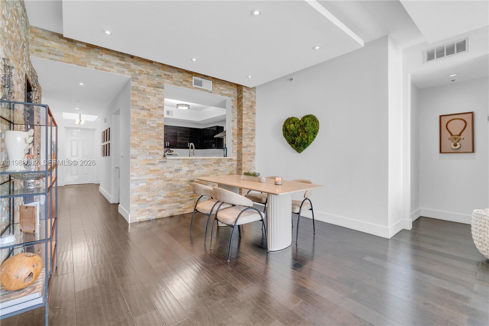 Photo of 3340 190th St  #1305, Aventura, Florida, 33180 - 