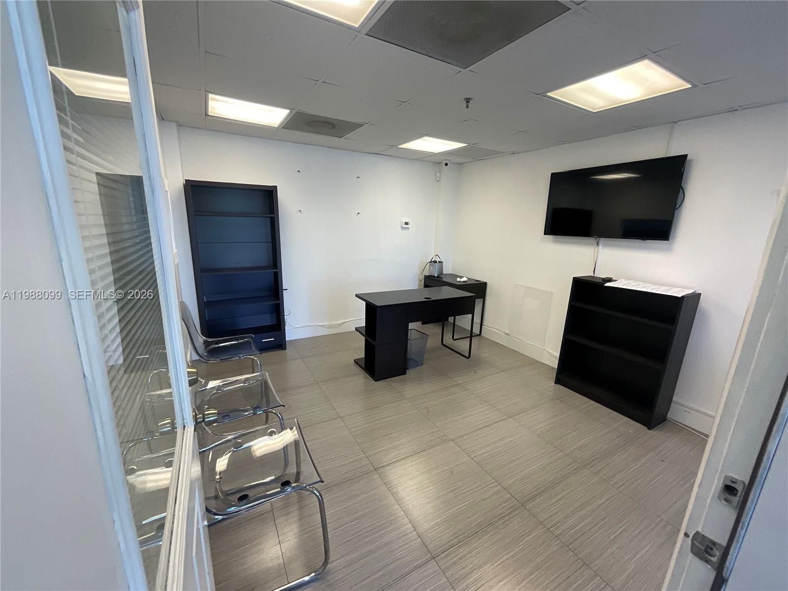 13  /   кв.футов $ 2026-03-23 0 Фото