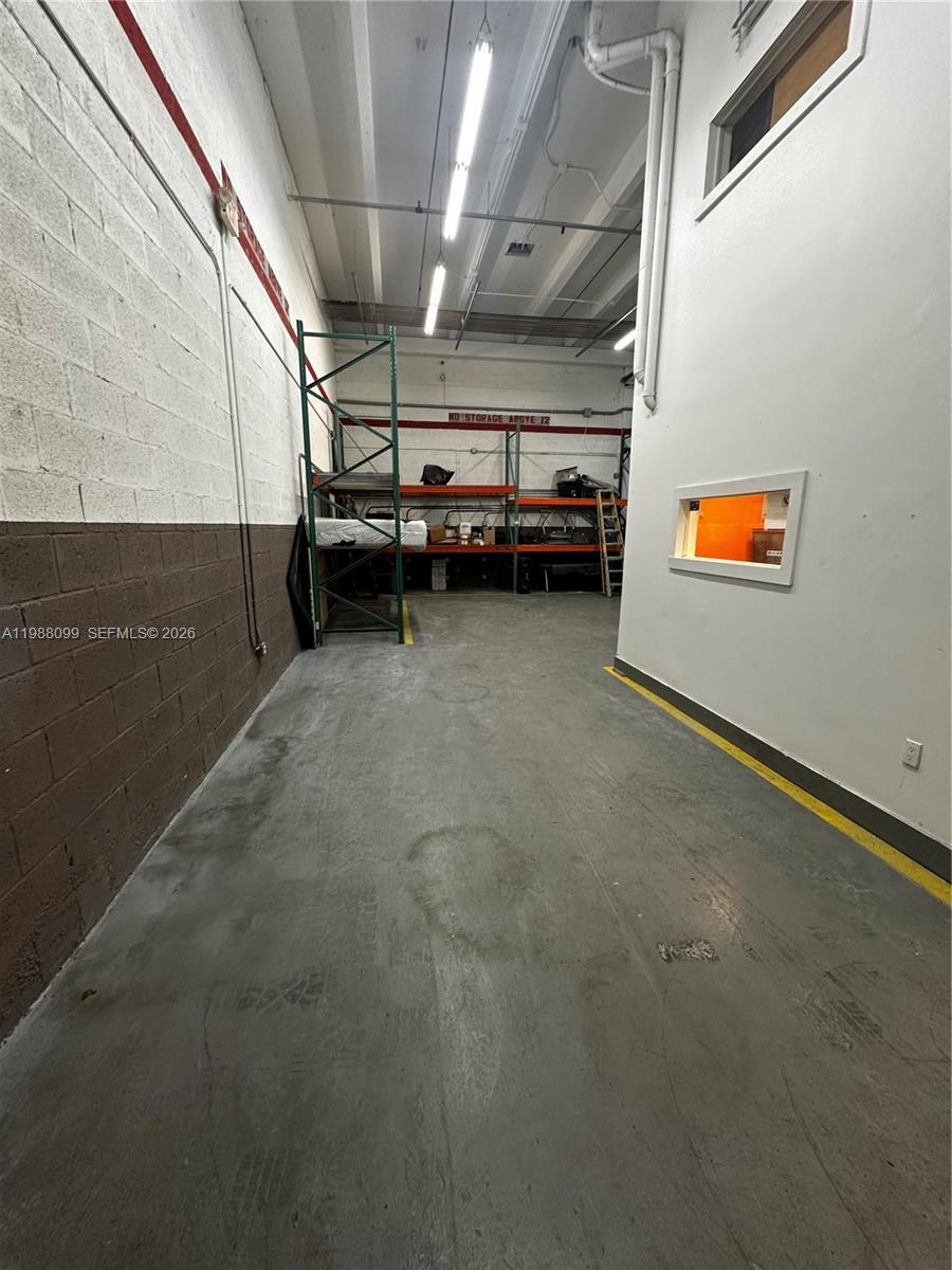 13  /   кв.футов $ 2026-03-23 0 Фото