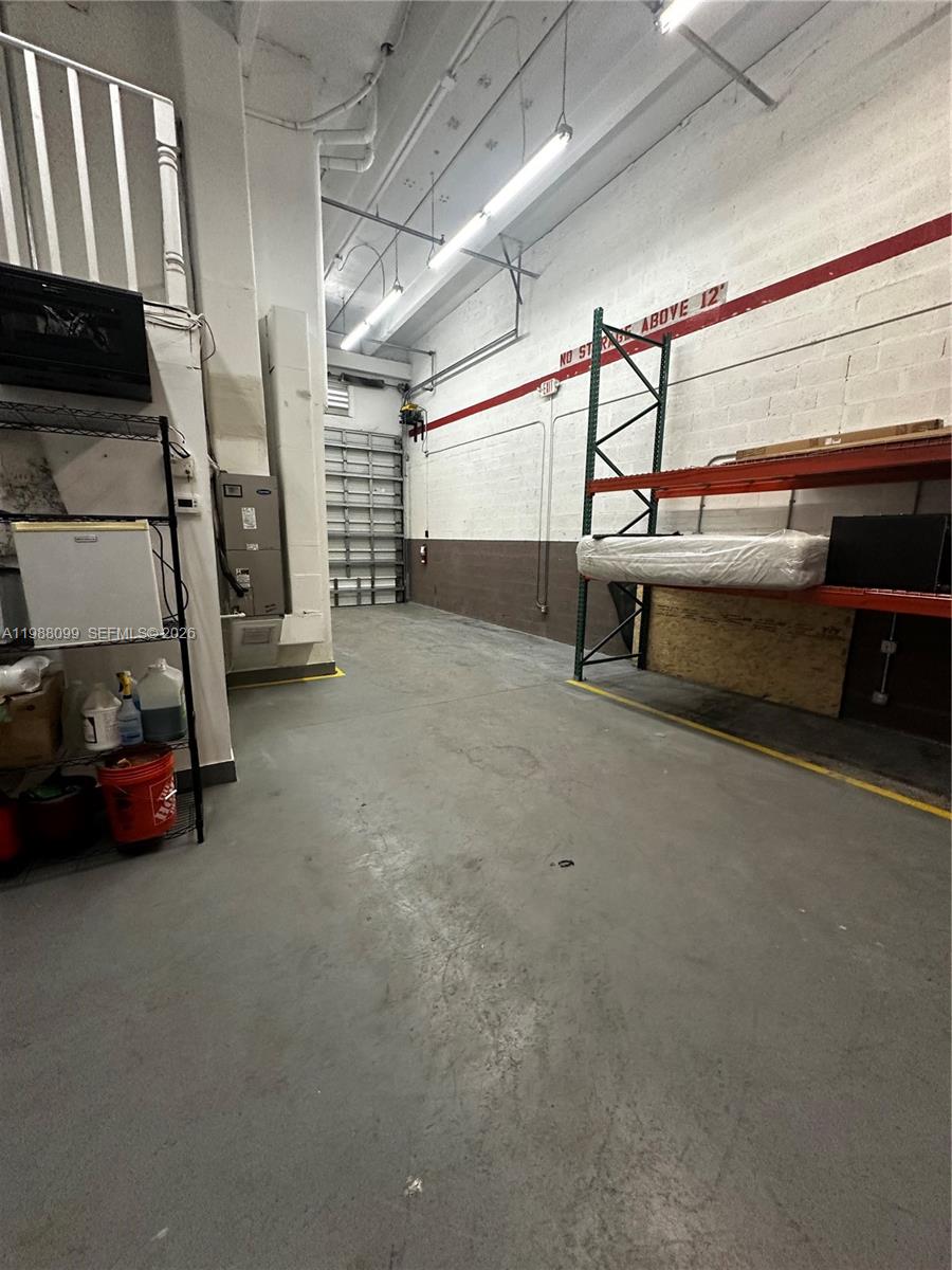 13  /   кв.футов $ 2026-03-23 0 Фото