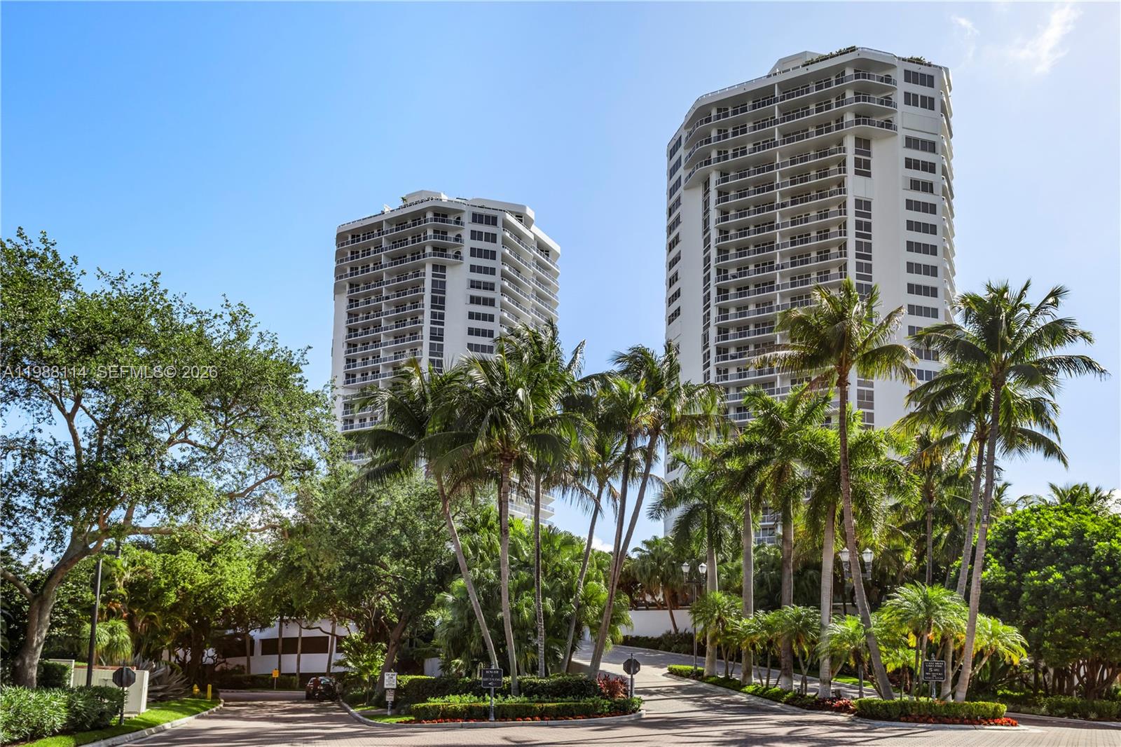Photo of 3802 207th St  #1001, Aventura, Florida, 33180 - Condominium Entrance