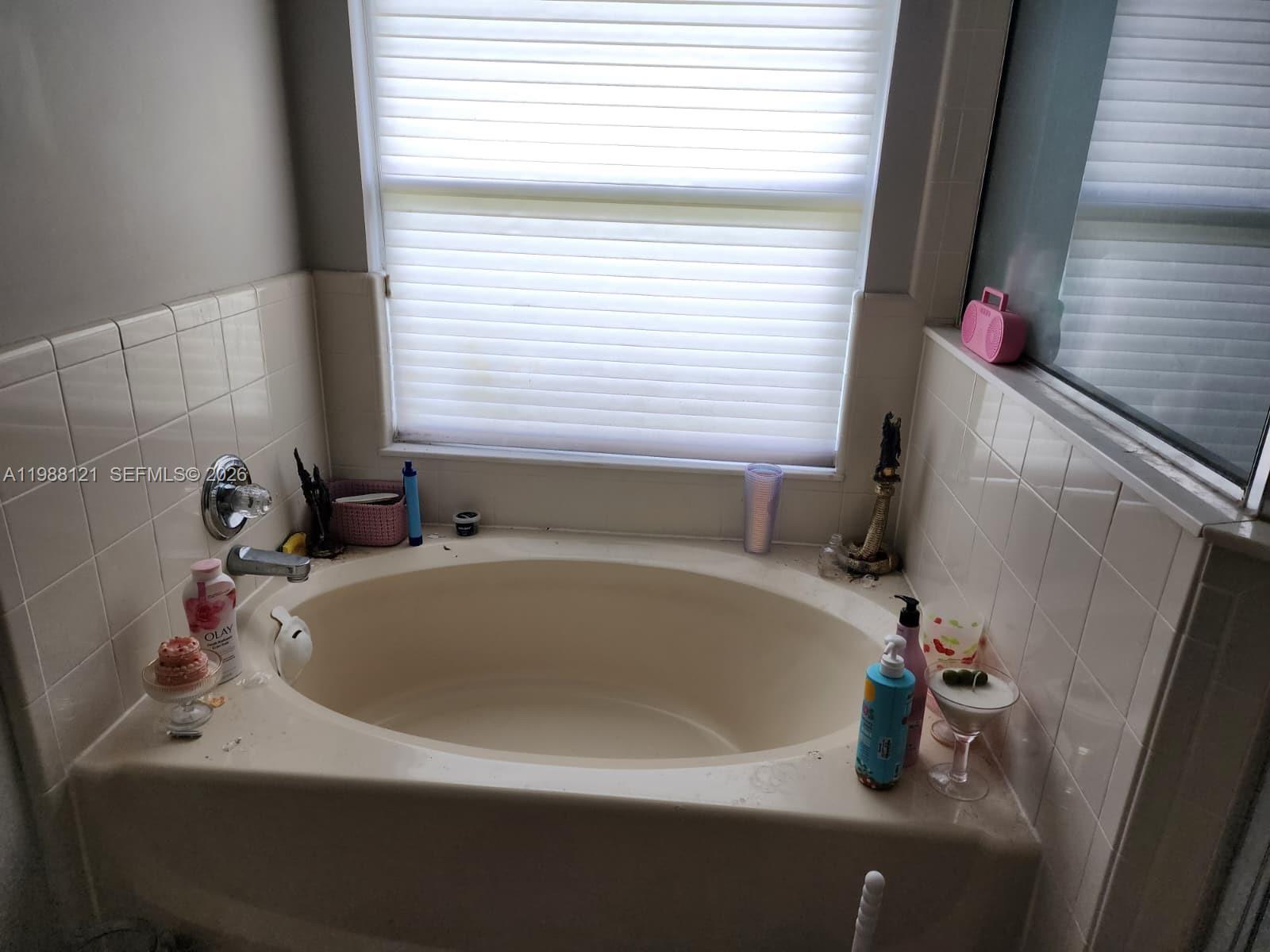 See details 13518 3 / 3 1744 sq. ft. $ 2026-06-17 0 Photo