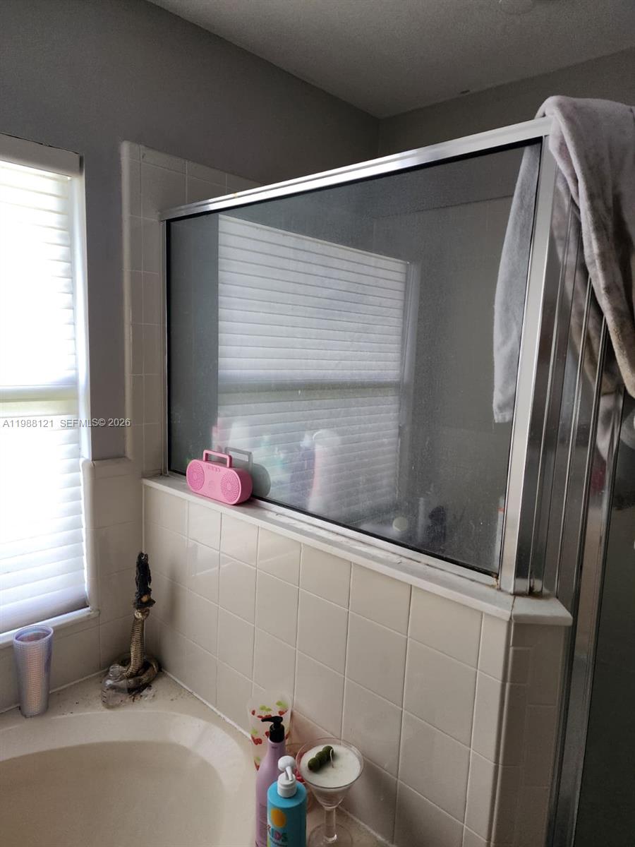 See details 13518 3 / 3 1744 sq. ft. $ 2026-06-17 0 Photo