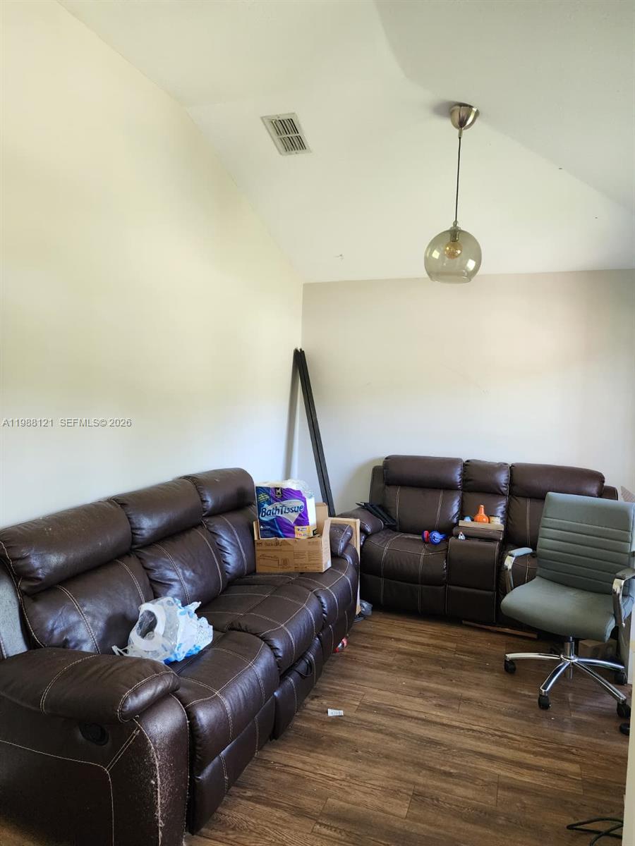 See details 13518 3 / 3 1744 sq. ft. $ 2026-06-17 0 Photo