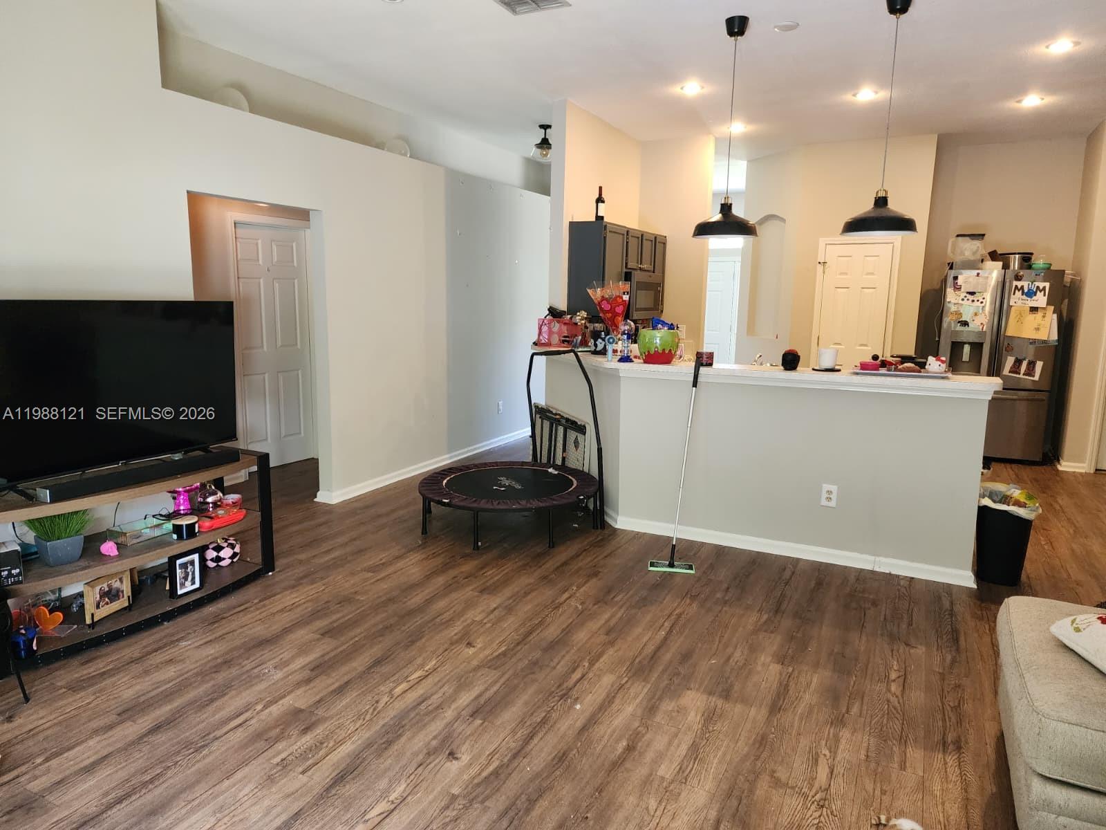 See details 13518 3 / 3 1744 sq. ft. $ 2026-06-17 0 Photo