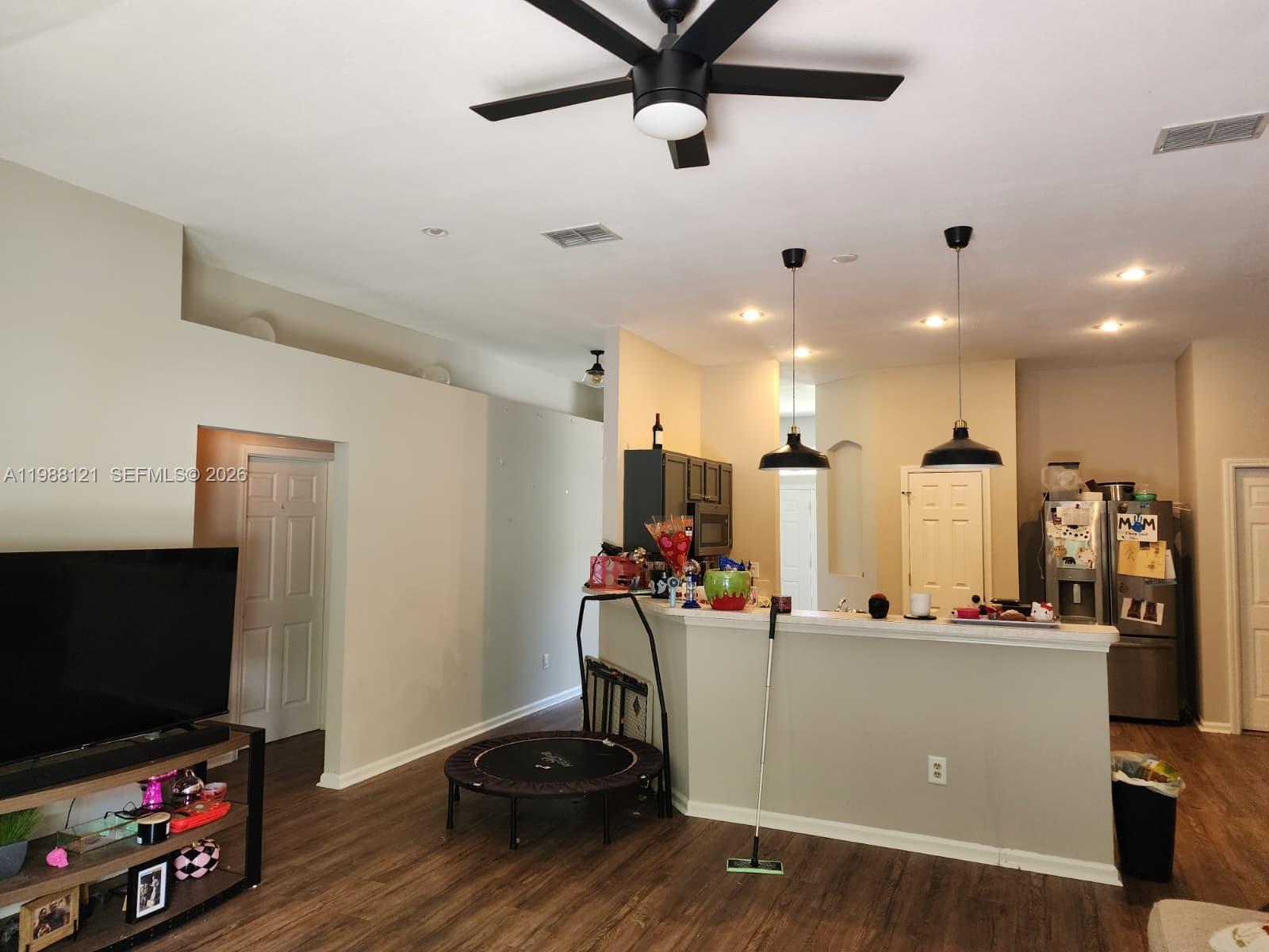 See details 13518 3 / 3 1744 sq. ft. $ 2026-06-17 0 Photo