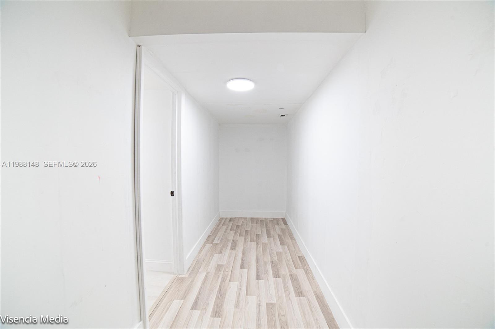 See details 703E 1 / 1 861 sq. ft. $ 2026-03-23 0 Photo