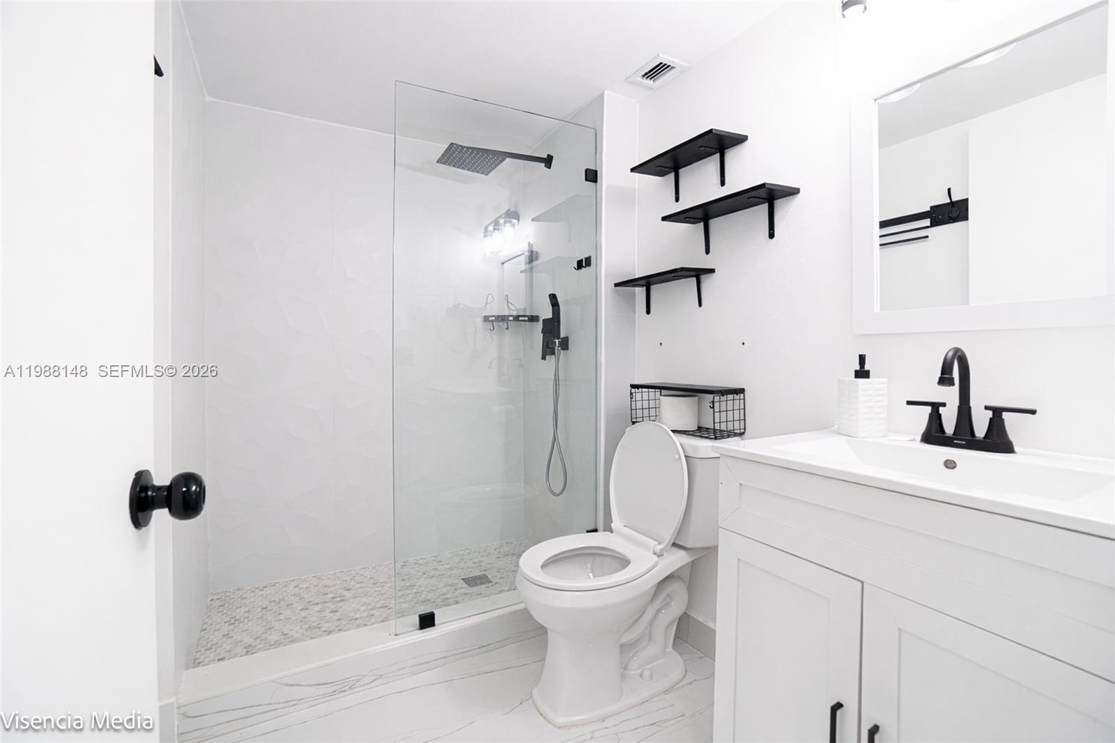 See details 703E 1 / 1 861 sq. ft. $ 2026-03-23 0 Photo
