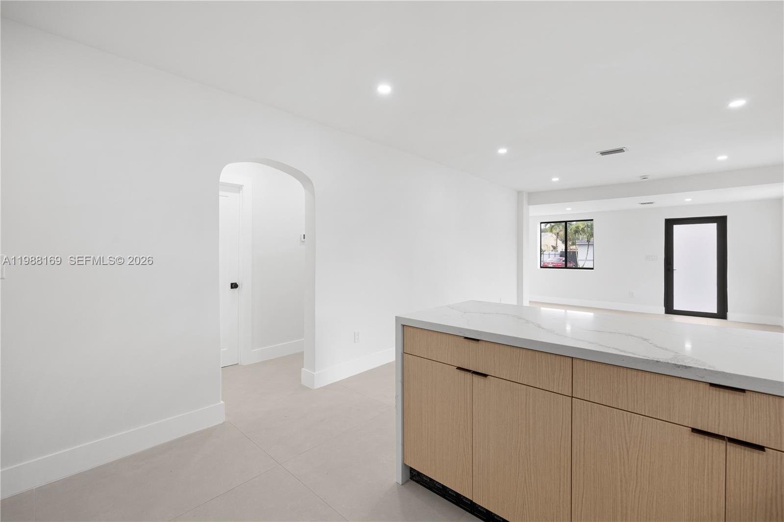   /  1601 кв.футов $ 2026-03-23 0 Фото