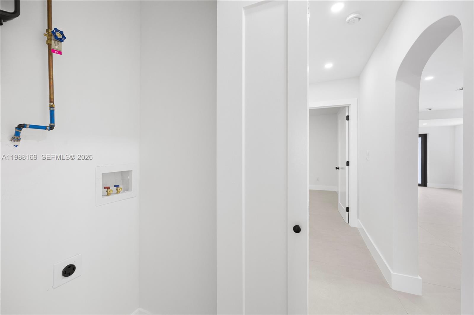   /  1601 кв.футов $ 2026-03-23 0 Фото