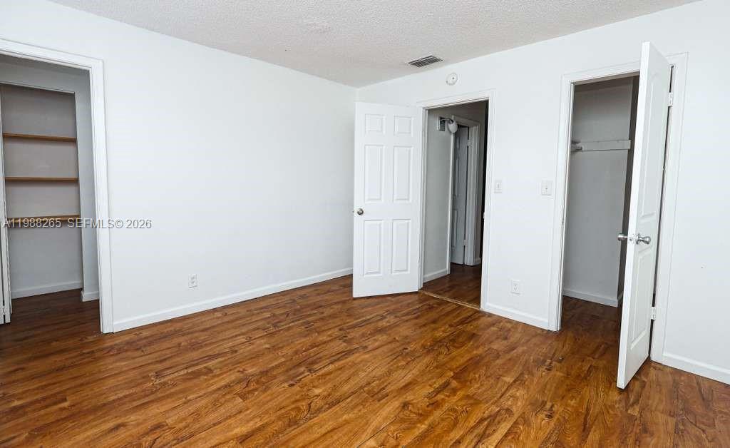   /  3632 кв.футов $ 2026-03-24 0 Фото