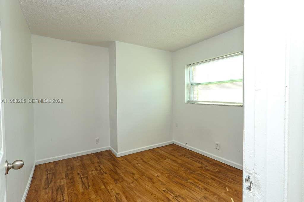   /  3632 кв.футов $ 2026-03-24 0 Фото