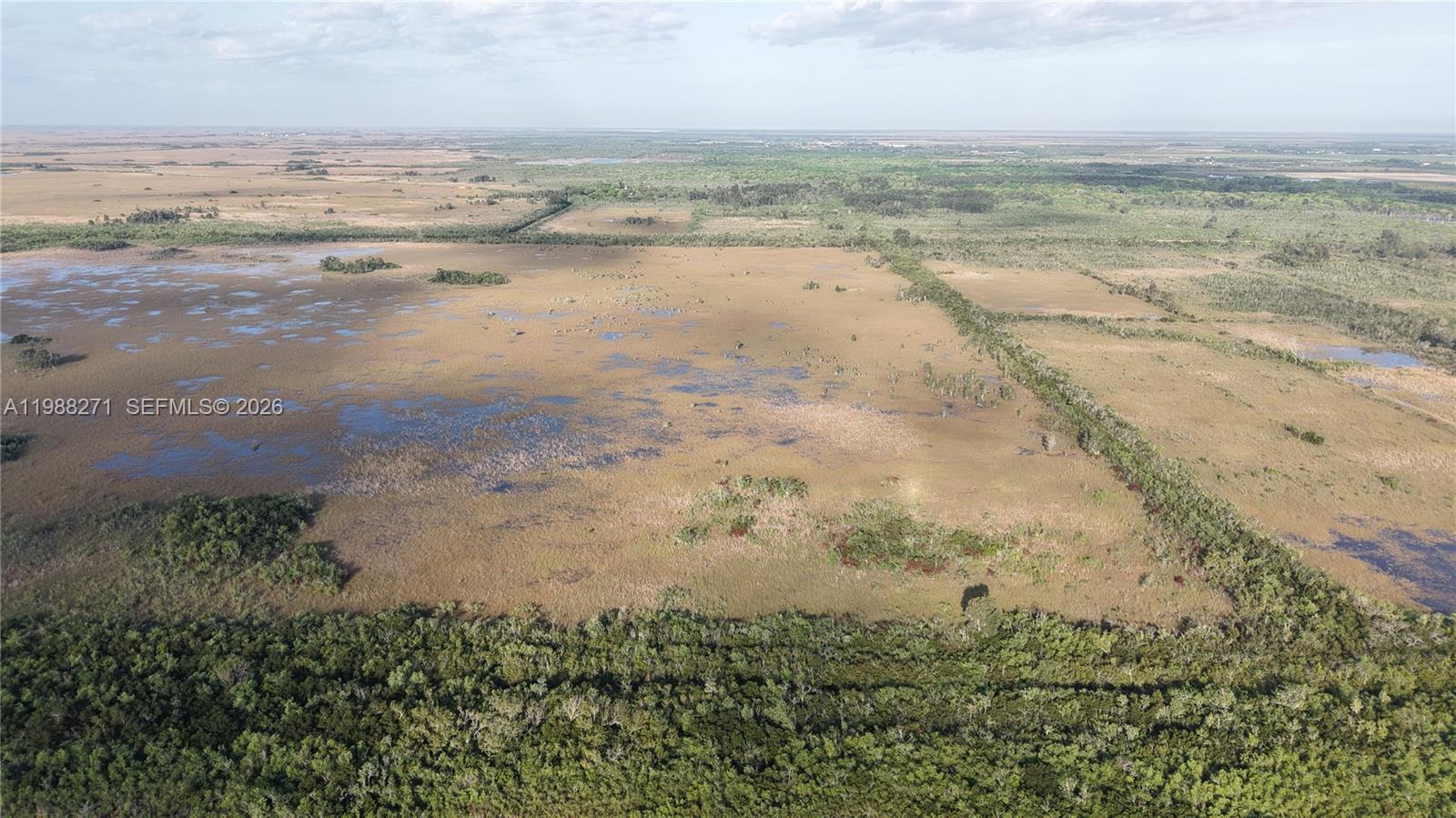   /   кв.футов $ 2026-03-24 0 Фото