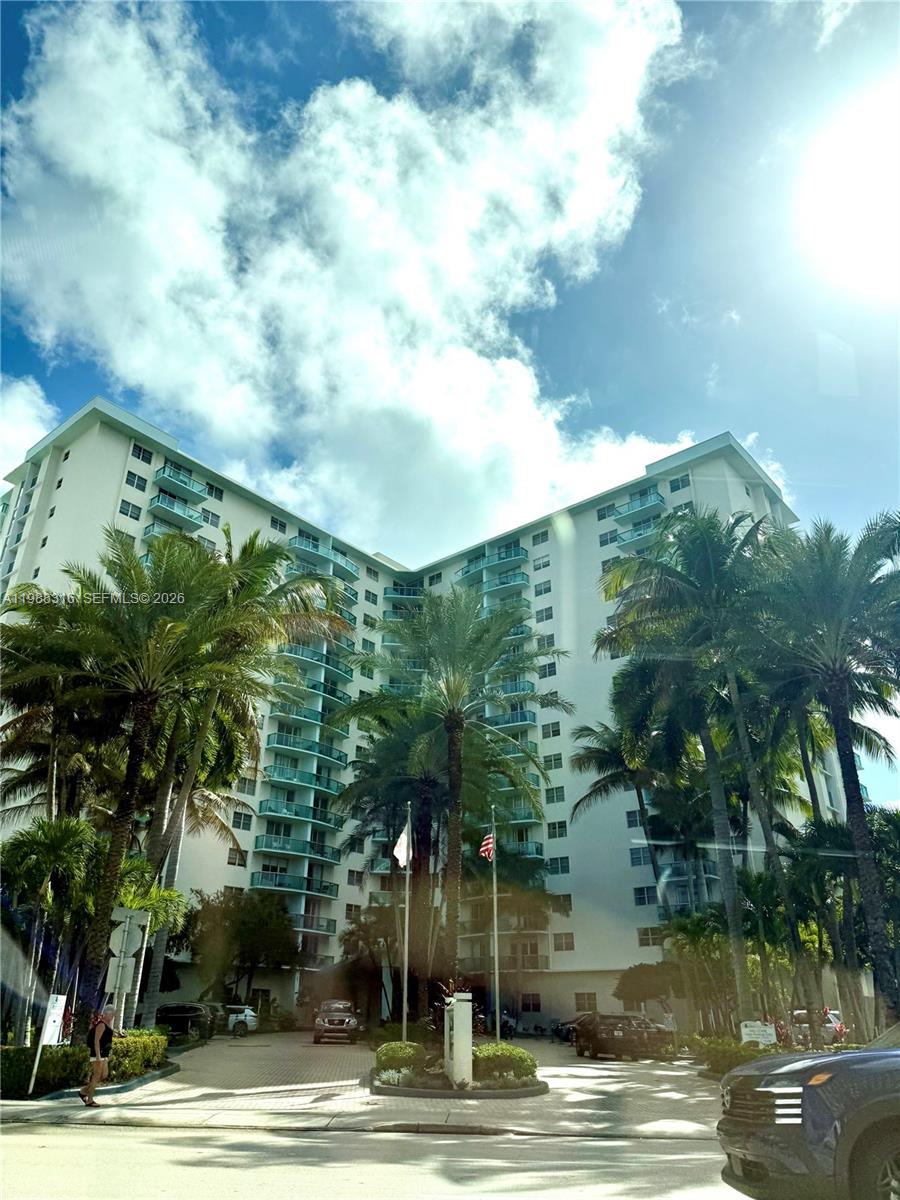 Photo of 3901 Ocean Dr  #5W, Hollywood, Florida, 33019 - 