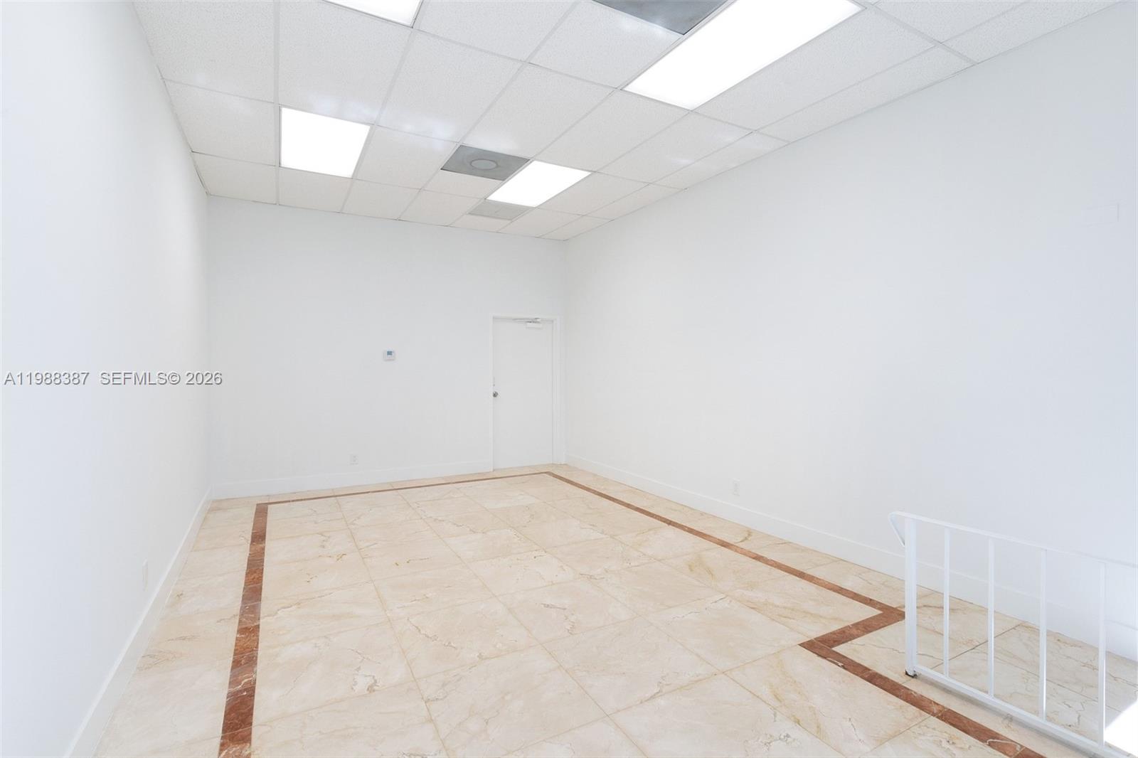 16  /   sq. ft. $ 2026-03-24 0 foto