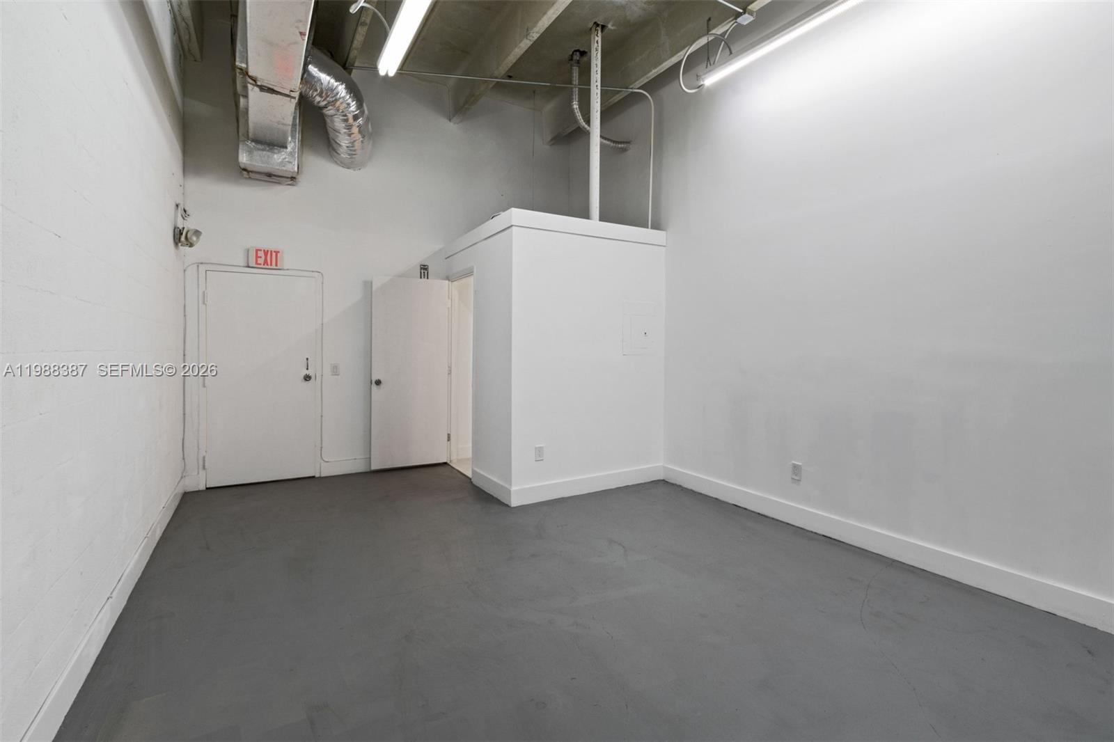 16  /   sq. ft. $ 2026-03-24 0 foto