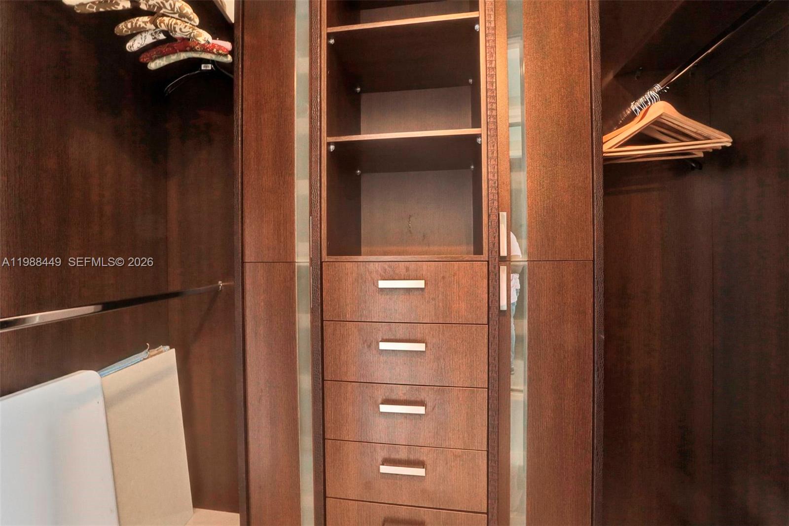 5405 1 / 2 1183 sq. ft. $ 2026-04-21 0 Photo