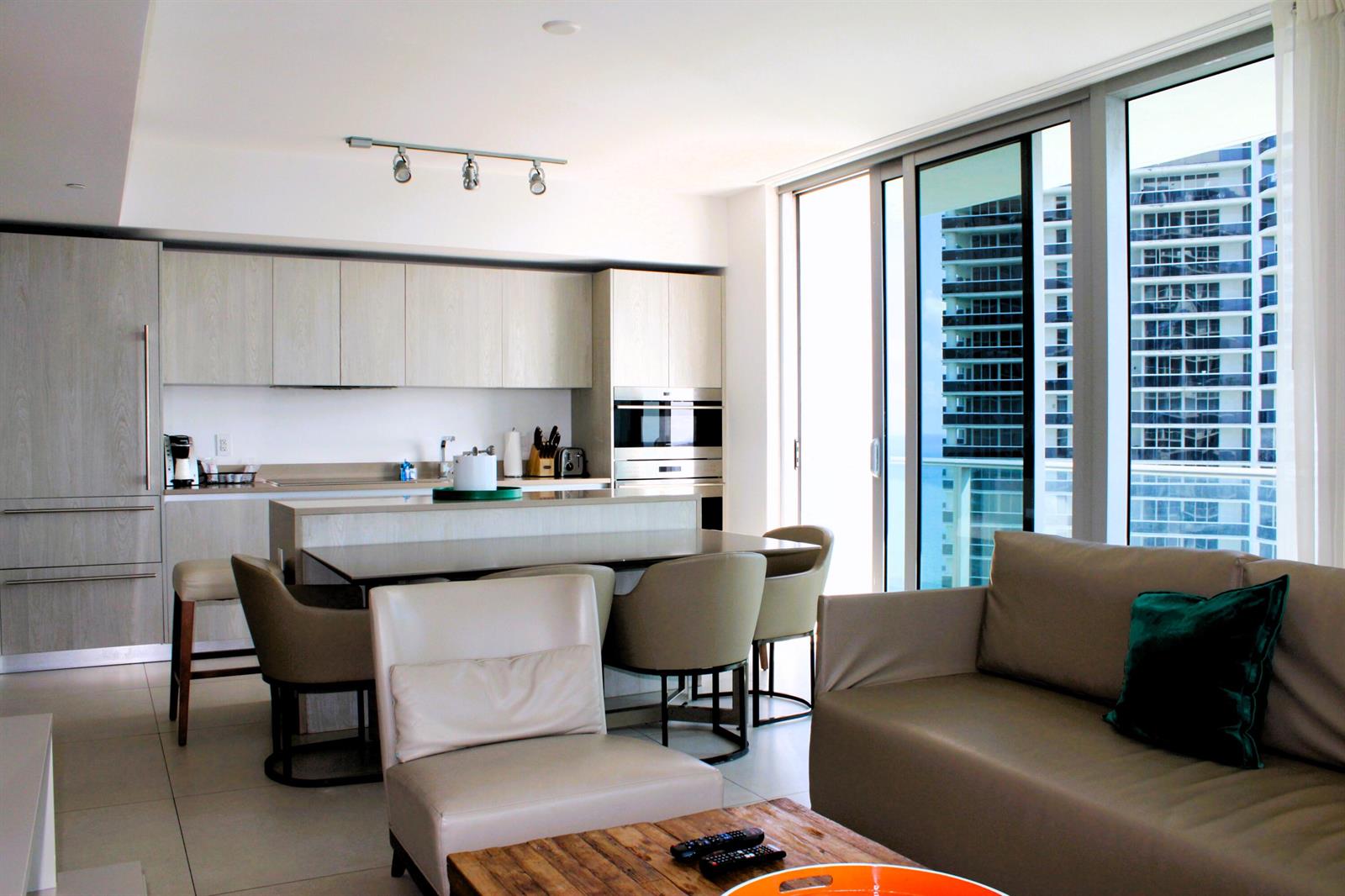 3011 2 / 2 1087 sq. ft. $ 2026-06-16 0 foto