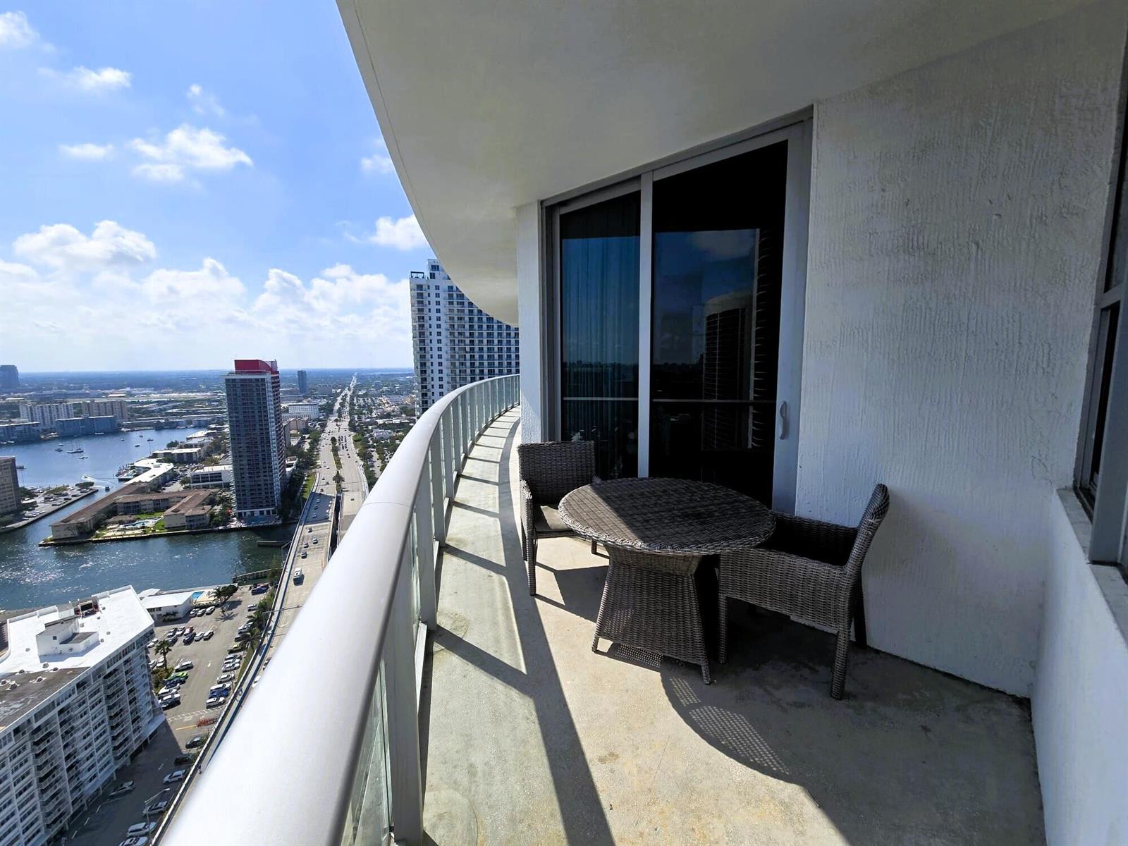3011 2 / 2 1087 sq. ft. $ 2026-06-16 0 foto