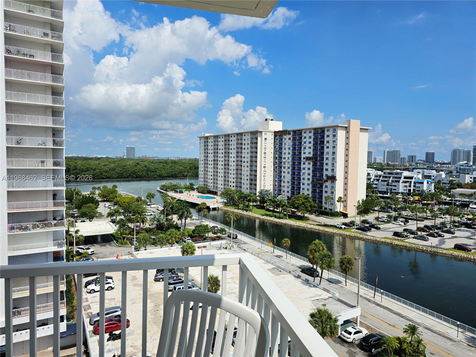 905 2 / 2 1350 кв.футов $ 2026-03-24 0 Фото