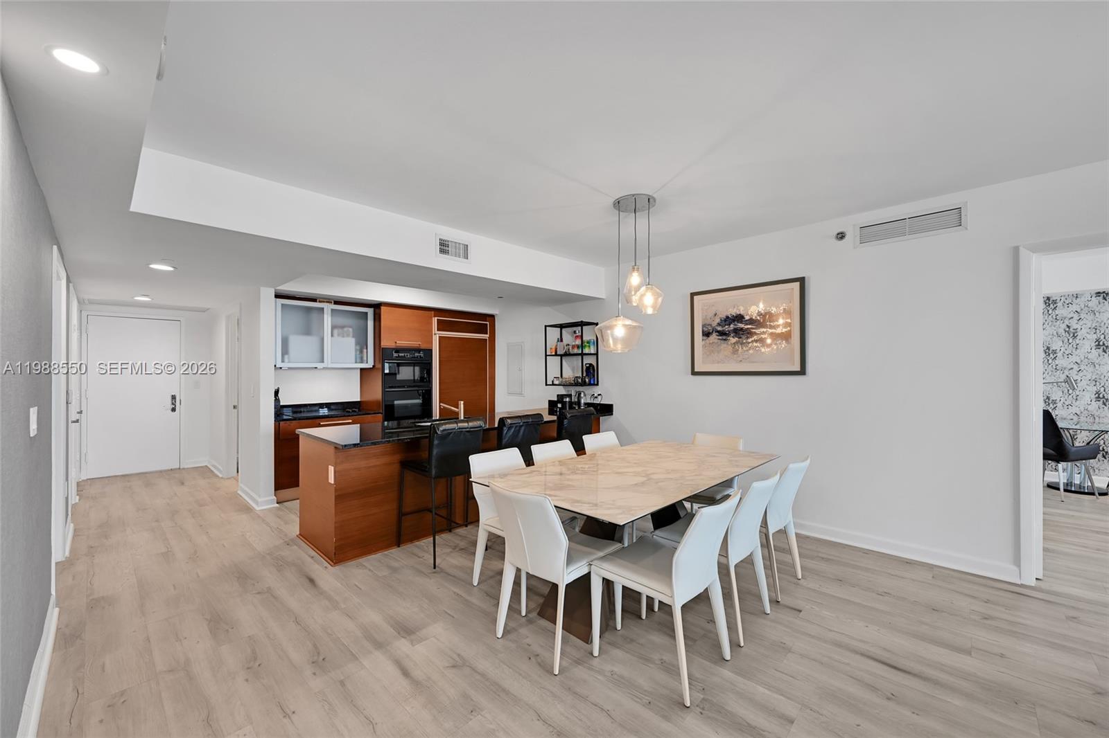 4603 2 / 3 1733 sq. ft. $ 2026-05-14 0 Photo