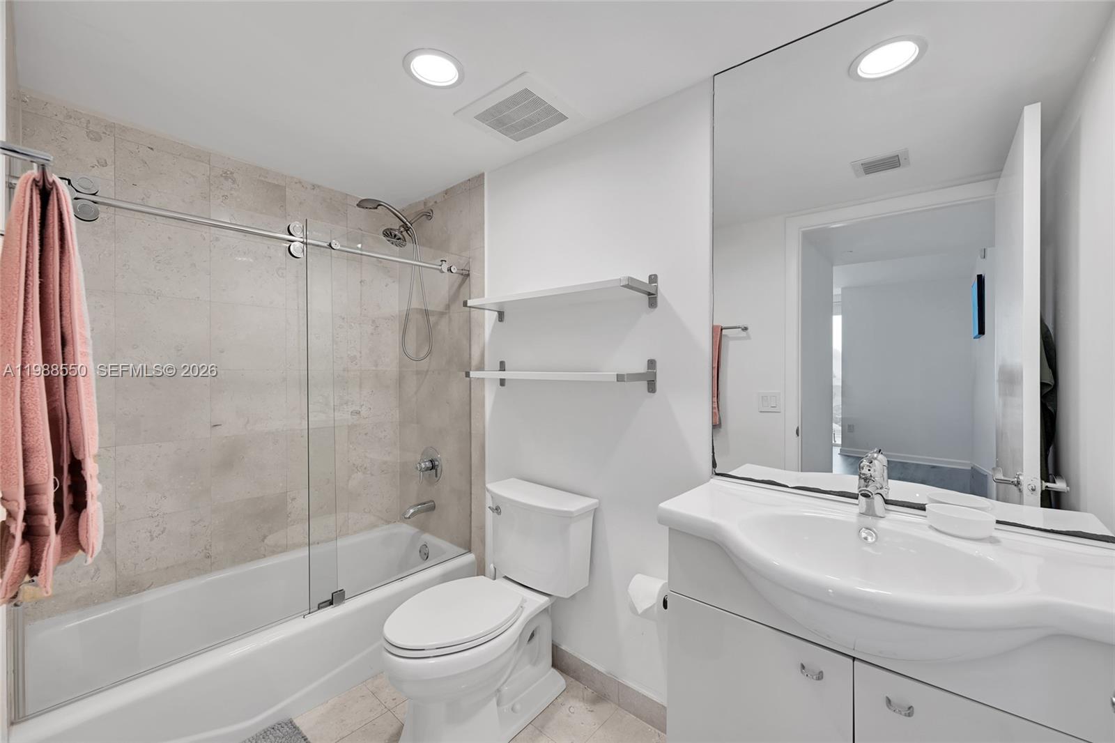 4603 2 / 3 1733 sq. ft. $ 2026-05-14 0 Photo