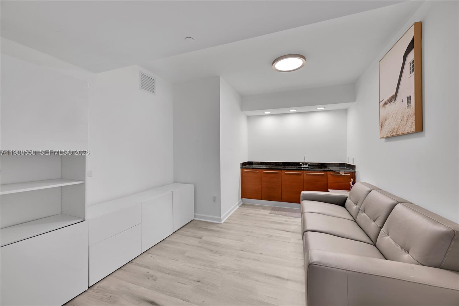 4603 2 / 3 1733 sq. ft. $ 2026-05-14 0 Photo