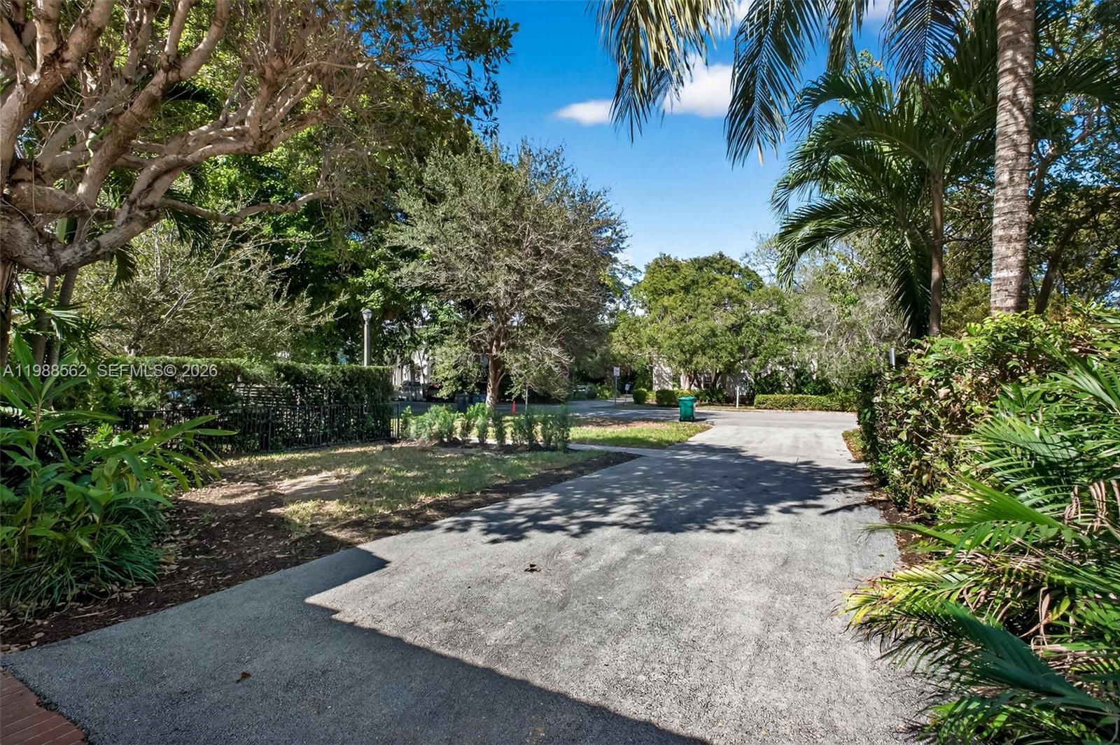   /   sq. ft. $ 2026-03-24 0 foto