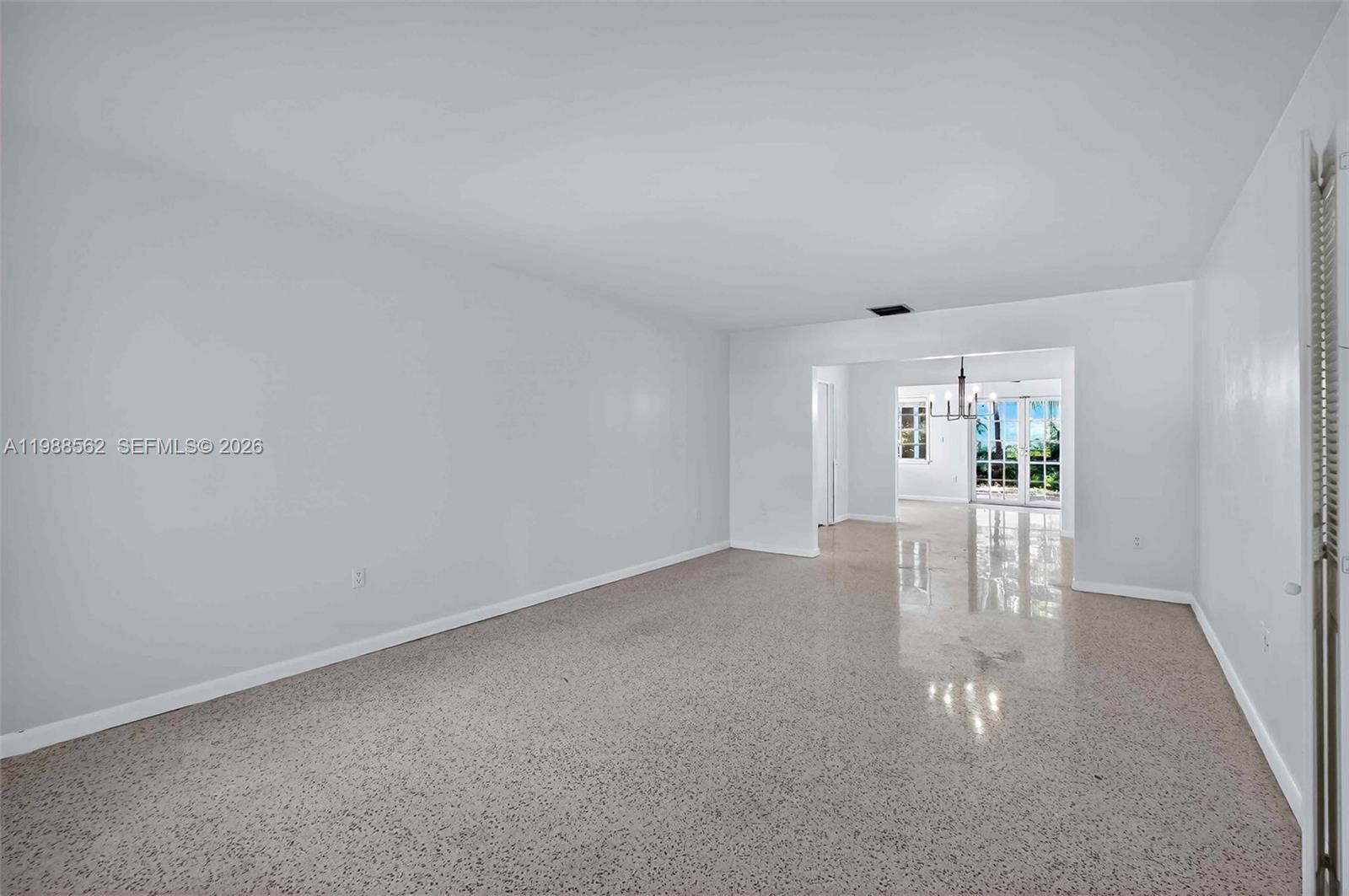   /   sq. ft. $ 2026-03-24 0 foto