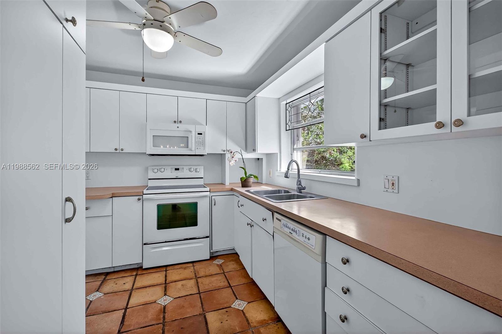   /   sq. ft. $ 2026-03-24 0 foto