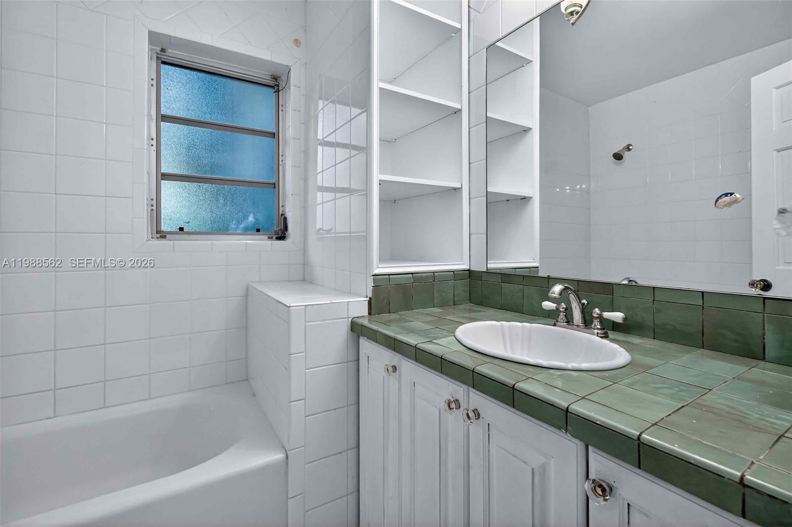   /   sq. ft. $ 2026-03-24 0 foto