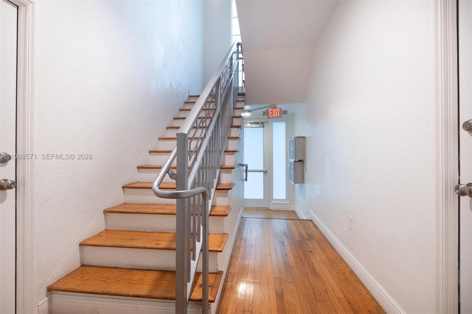   /   кв.футов $ 2026-03-24 0 Фото